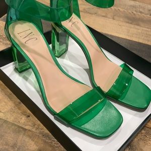 INC Makennap GRN VNYL size 9.5